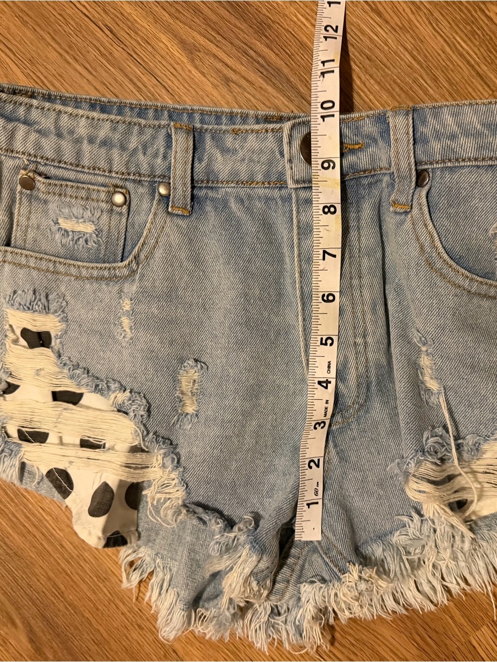Signature8 Jean Shorts with Polka Dot Pockets Size Medium (0104) - Picture 5 of 6